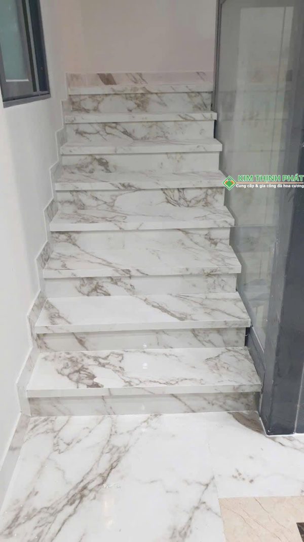 Đá CARRARA ULTIMO Lamar ốp cầu thang