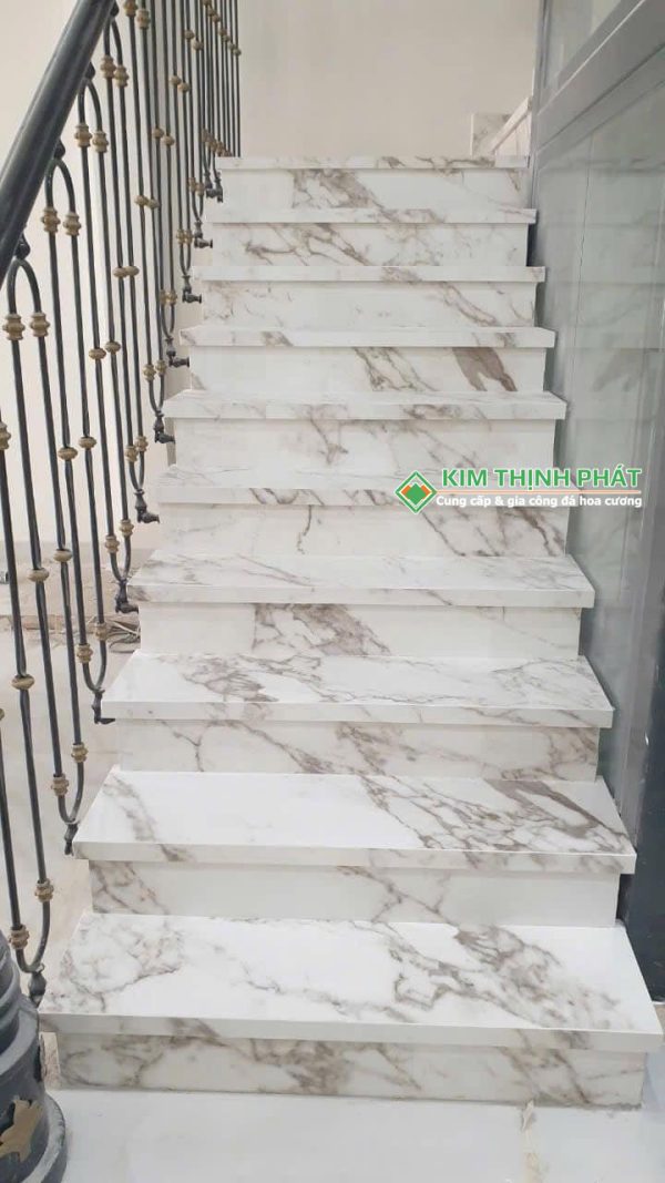 Đá CARRARA ULTIMO Lamar ốp cầu thang