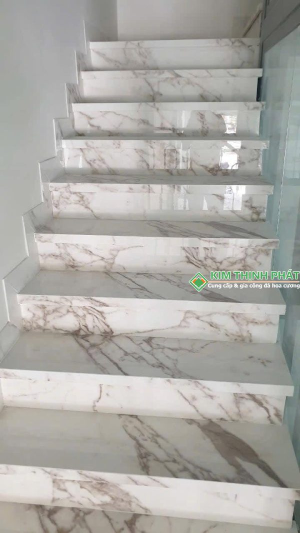 Đá CARRARA ULTIMO Lamar ốp cầu thang