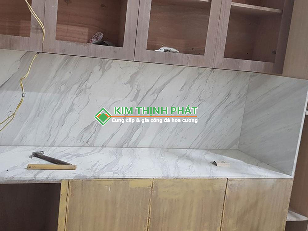 Đá Marble Trắng Volakas ốp bàn bếp