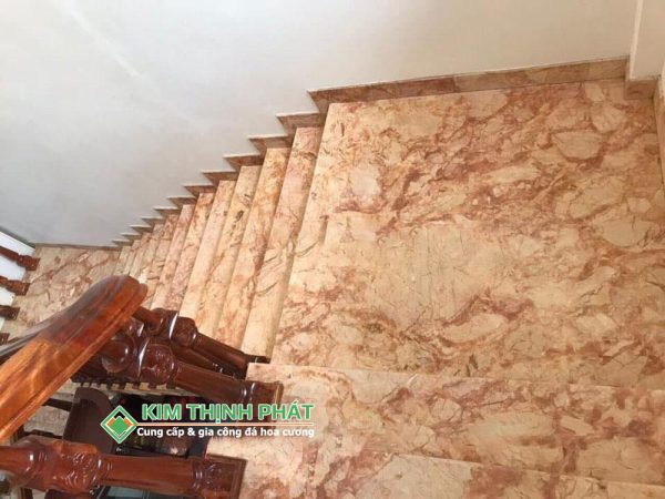 Đá Marble Sky Gold ốp cầu thang bộ