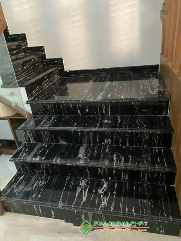 Đá Marble Đen Hoa Băng (Royal Black) ốp bậc cầu thang