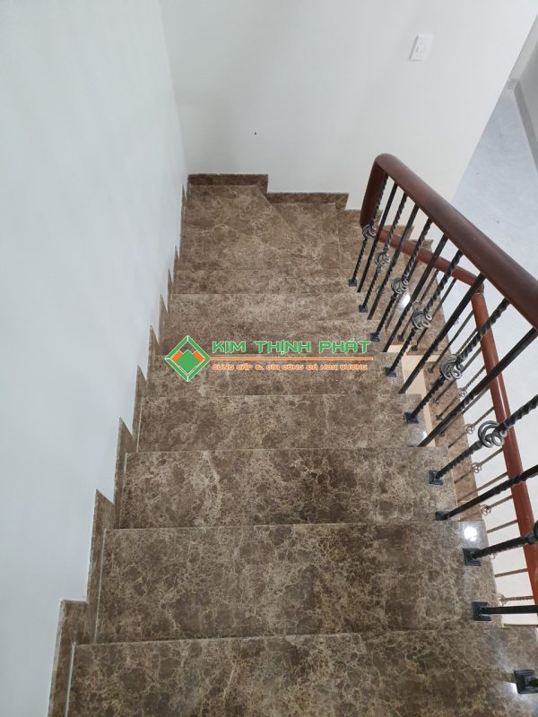 Đá Marble Nâu Tây Ban Nha ốp bậc cầu thang bộ