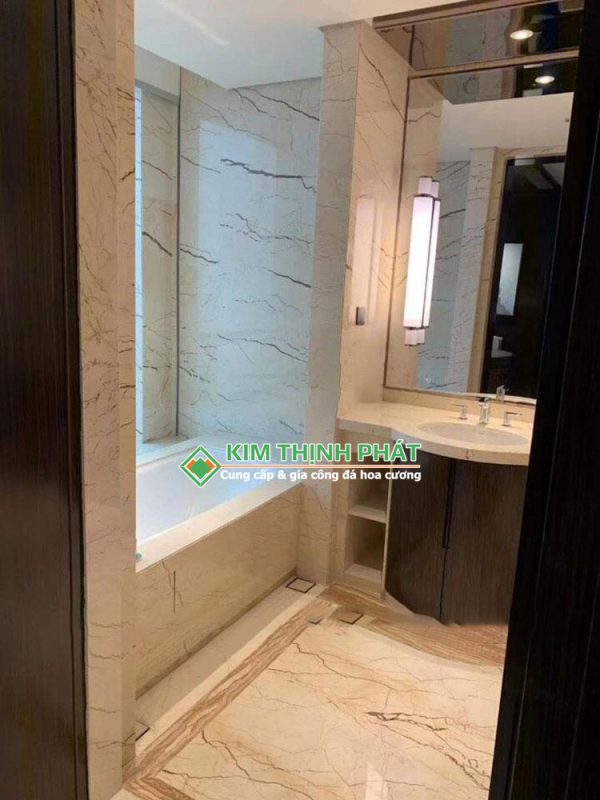 Đá Marble Vàng Kem Chỉ Sofita tường nhà tắm