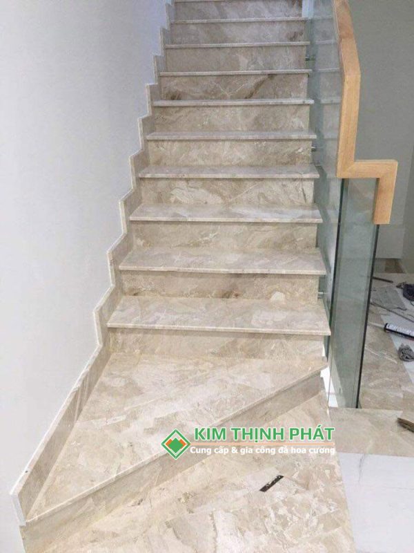 Đá Kem Hoàng Gia (Daina Beige) ốp cầu thang