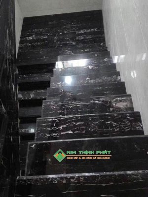 Đá Marble Đen Hoa Băng (Royal Black) ốp bậc cầu thang