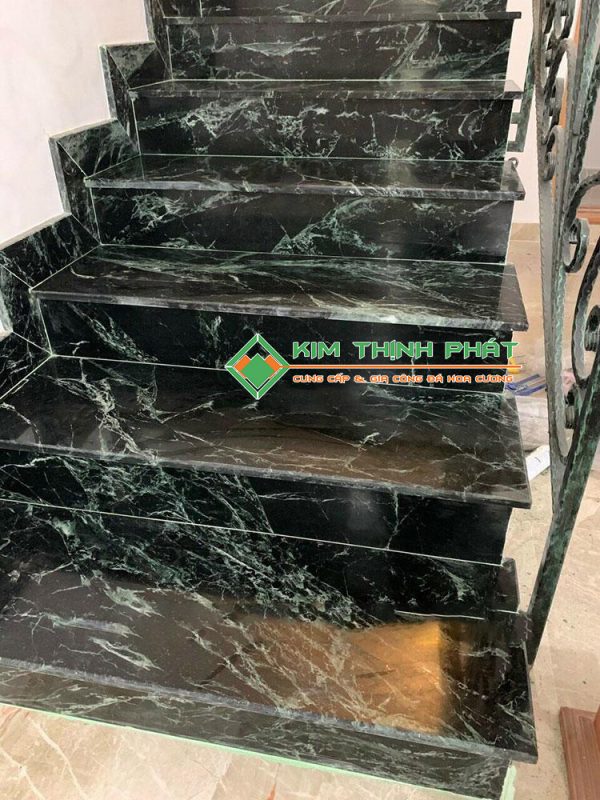 Đá Marble Xanh Mạng Nhện (Xanh Tia Chớp) ốp bậc cầu thang