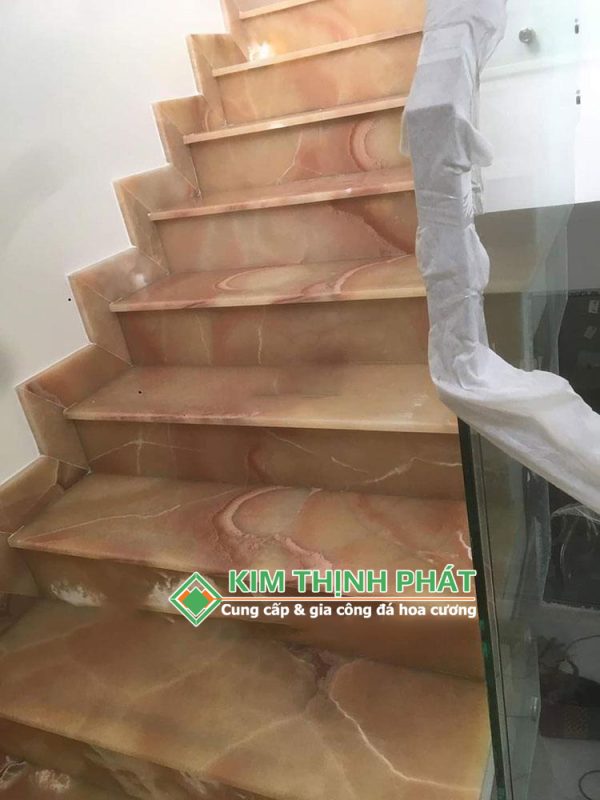 Ốp bậc cầu thang Đá Xuyên Sáng Xanh Ngọc Pakistan (Pakistan Green Onyx)