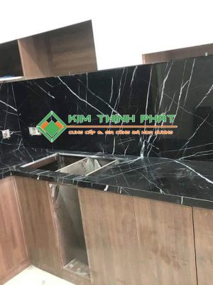 Đá Marble đen tia chớp ốp bàn bếp