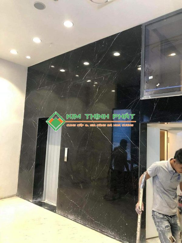 Đá Marble đen tia chớp ốp mặt tiền cầu thang máy