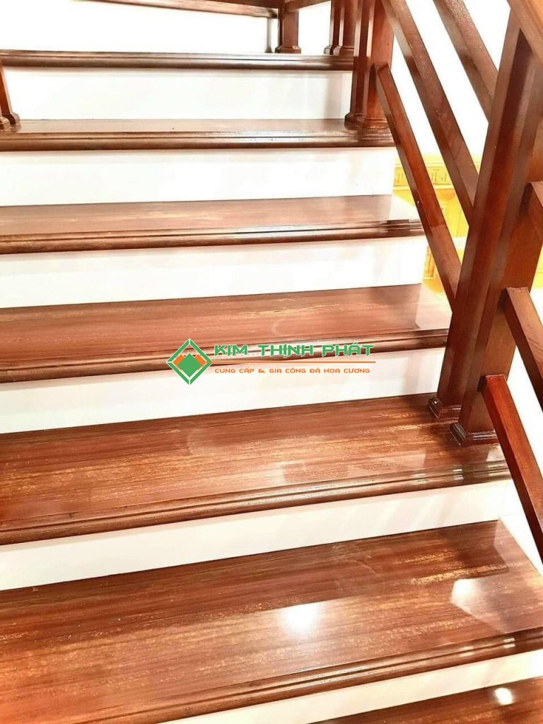 Ốp bậc cầu thang Đá Đỏ Vân Gỗ (Rose Wood)