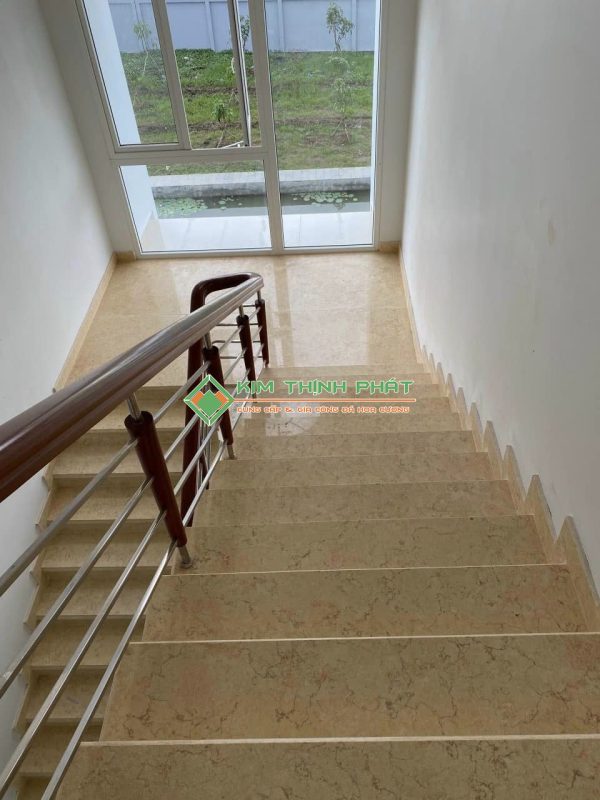 Đá Marble Vàng Ai Cập (Vàng Sò) ốp bậc cầu thang bộ