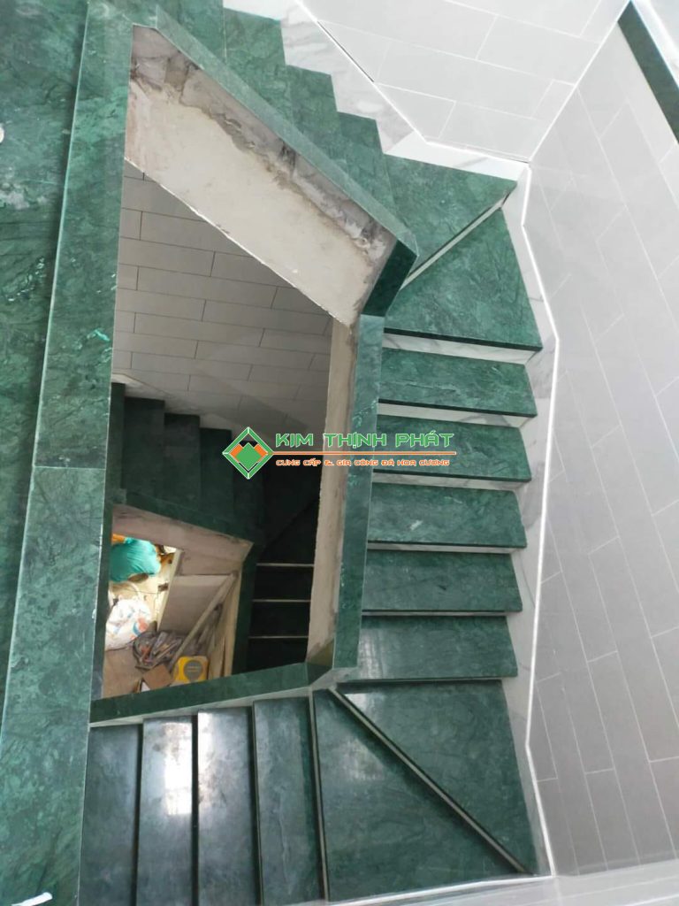 Đá Marble Xanh Napoli ốp cầu thang bộ