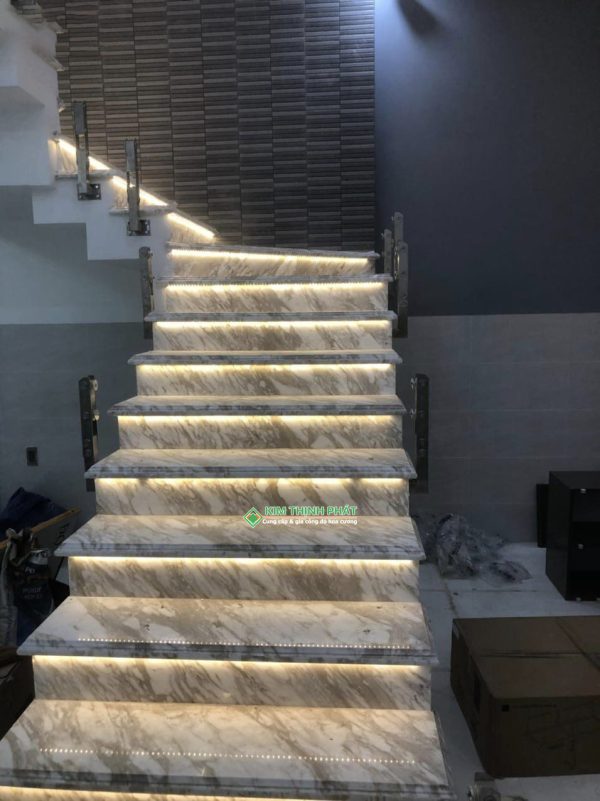 Đá Marble Trắng Volakas ốp bậc cầu thang bộ